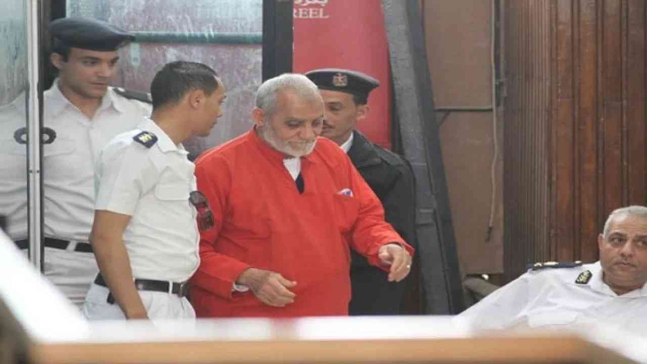 محكمة مصرية تؤيد السجن المؤبد لمرشد الإخوان